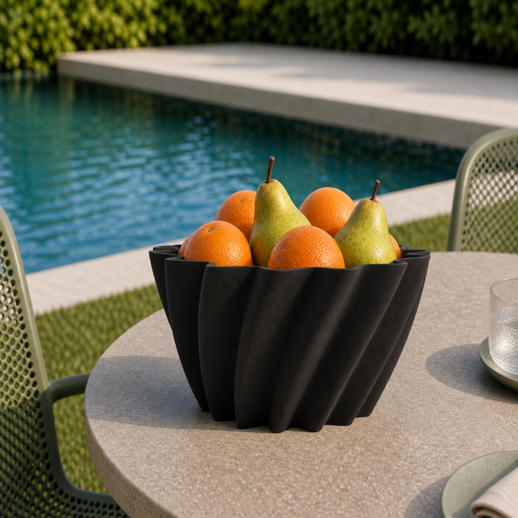 Montecosaro Fruit Bowl – Black lifestyle 2