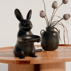 Fiastra Bunny Key Holder - Black - bunny zwart sfeerbeeld tafel 1