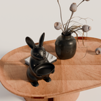 Fiastra Bunny Key Holder - Black - bunny zwart sfeerbeeld tafel 2