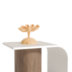 Fiastra Flora Key Holder - Yellow - flora geel sfeerbeeld sokkel 1