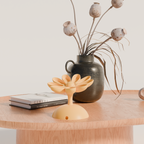 Fiastra Flora Key Holder - Yellow - flora geel sfeerbeeld tafel 1