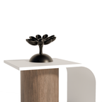 Fiastra Flora Key Holder - Black - flora zwart sfeerbeeld sokkel 1