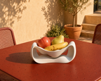 Fano modern design fruit bowl white edition - fruitschaal_wit_sfeer_patio_rode_tafel_v1